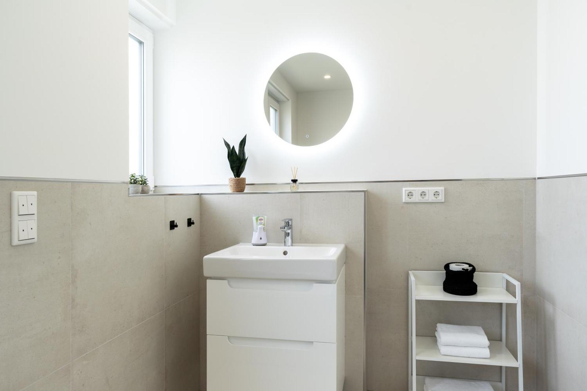 Raw-flat Meier - Modern - Stylisch - Balkon - Netflix Appartement *